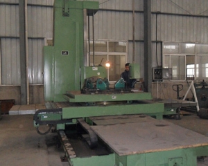 Milling and boring machine
